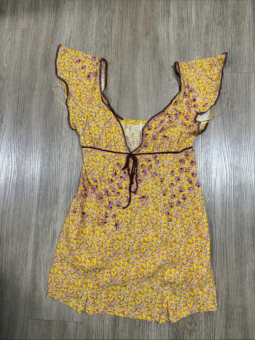 New Free People Yellow Floral Flutter Sleeve Dress with Tie Waist size L